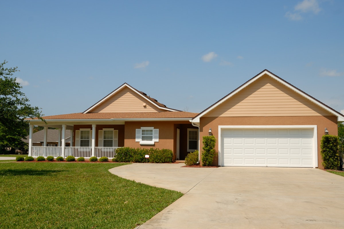 Four Benefits of Pressure Washing Your Driveway on a Regular Basis