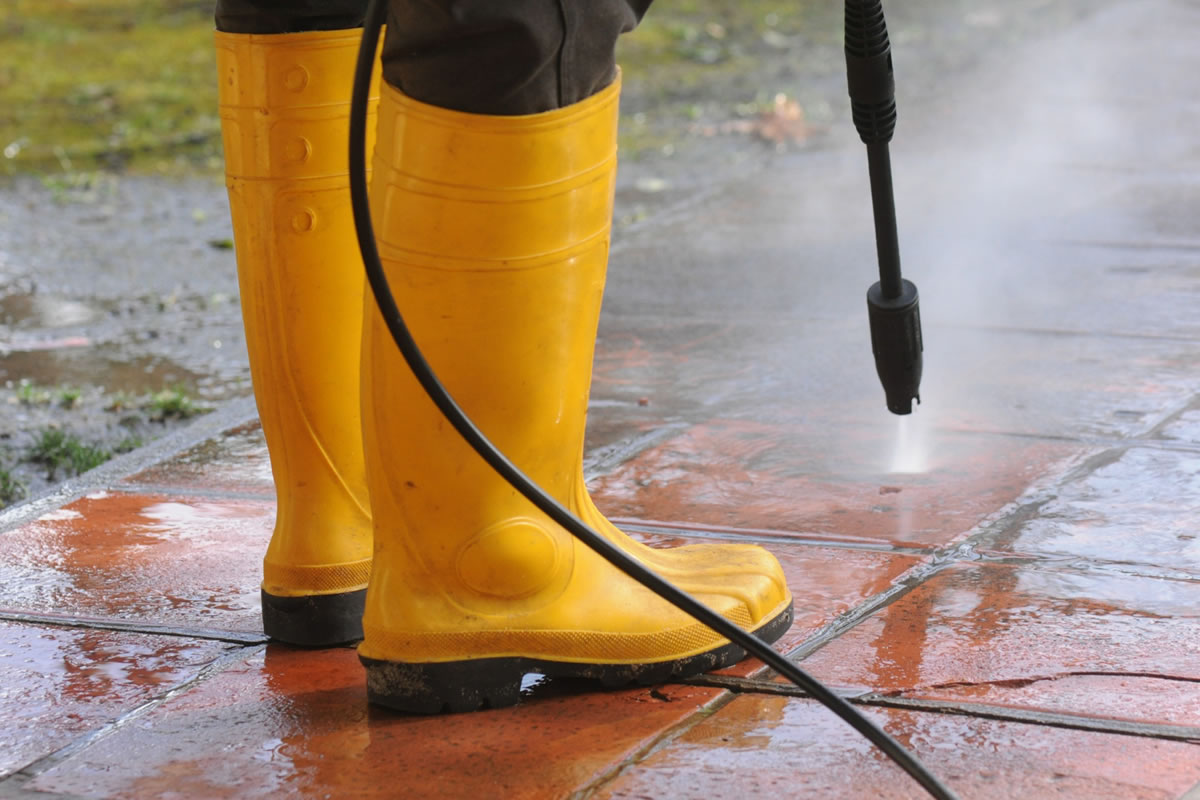 Roof And Gutter Cleaning