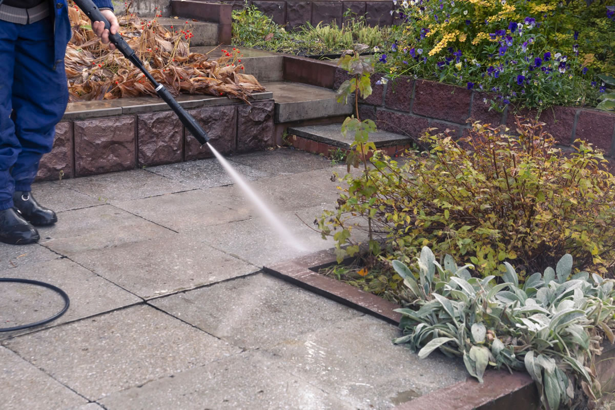 Six Reasons You Need Pressure Washing Services