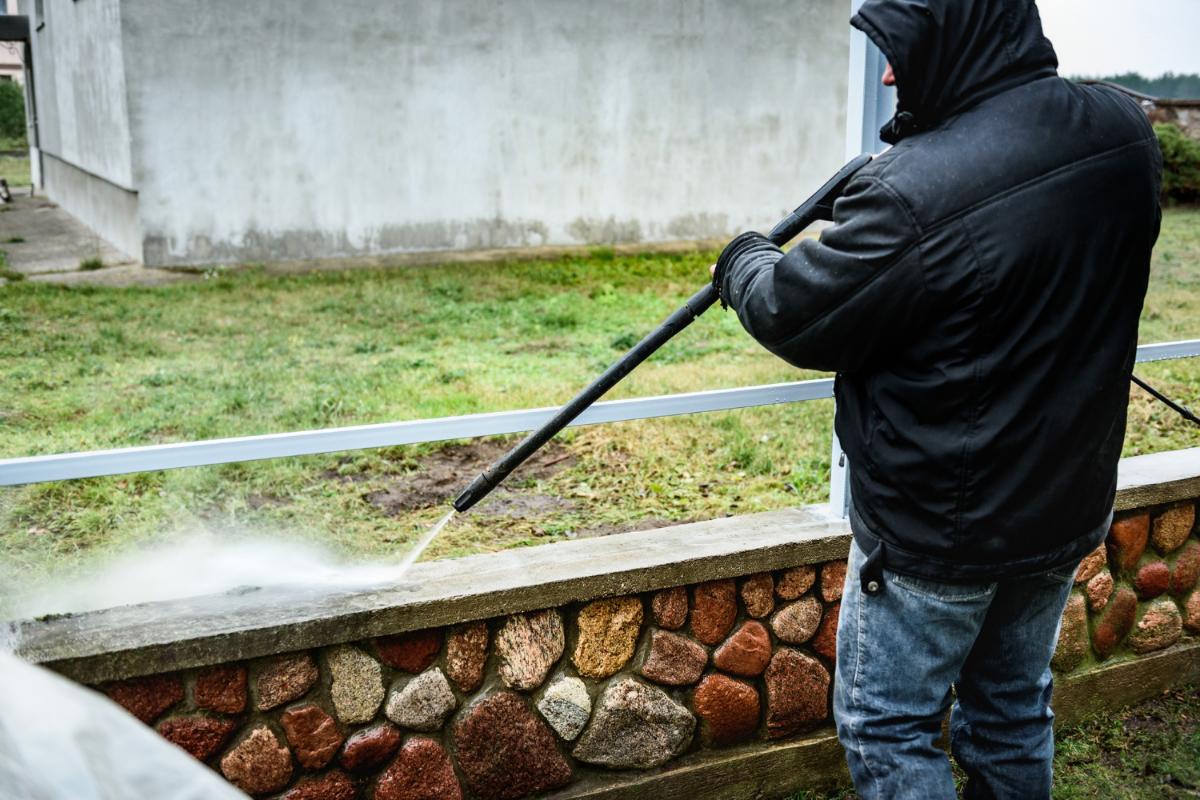 Uses for Pressure Washing Cleaning Products