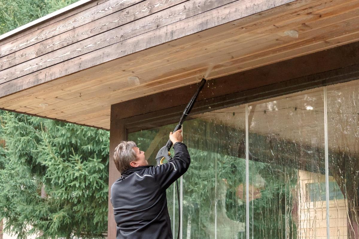 5 Ways to Prepare Your Home for Pressure Washing Service