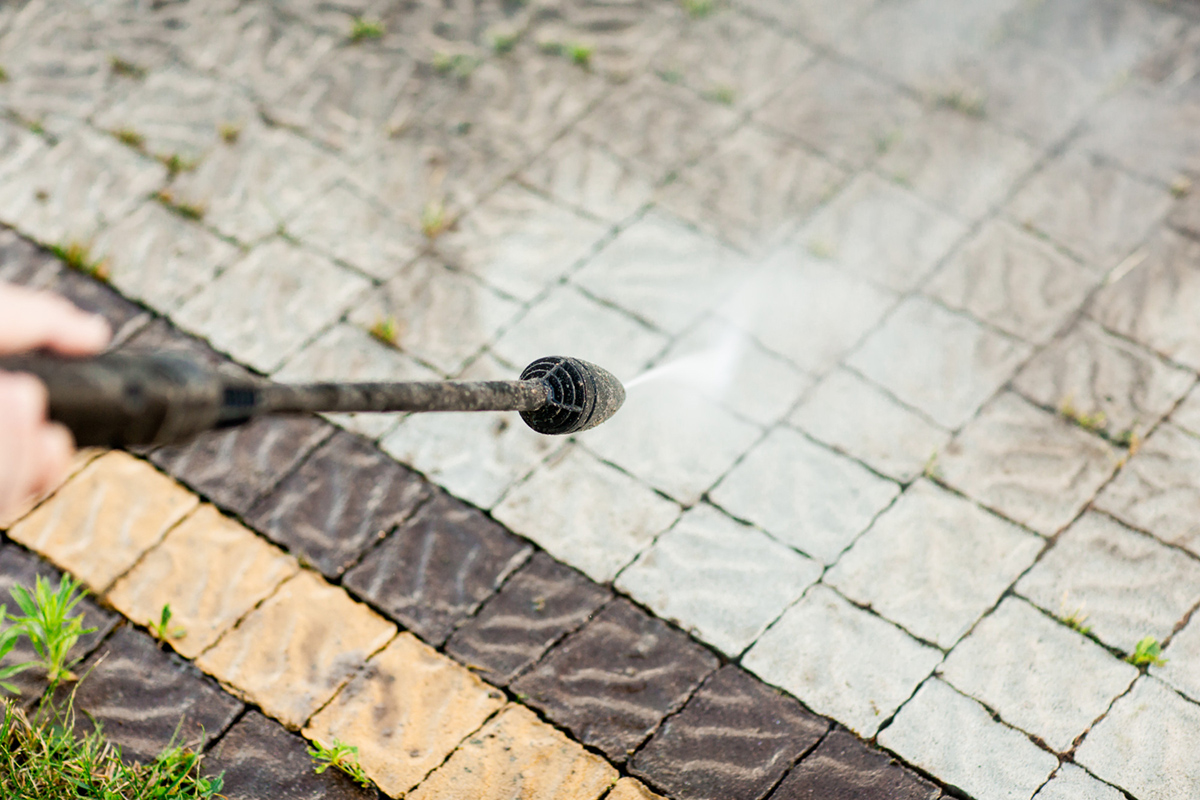 Pressure Washing Your Driveway and Sidewalk