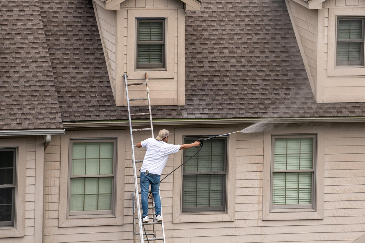 The Benefits of Professional Roof Cleaning Services